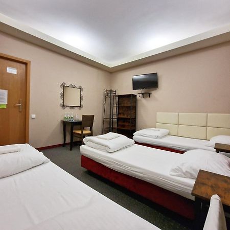 Helvetia Plus B&B - Private Rooms And Apartments Varşova Dış mekan fotoğraf