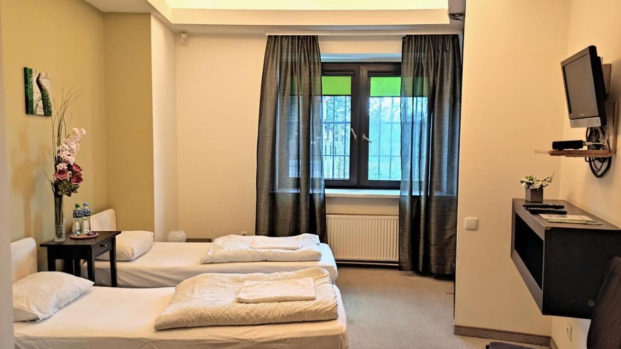 Helvetia Plus B&B - Private Rooms And Apartments Varşova Dış mekan fotoğraf