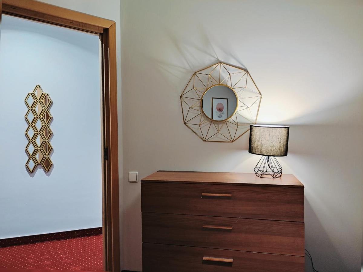 Helvetia Plus B&B - Private Rooms And Apartments Varşova Dış mekan fotoğraf