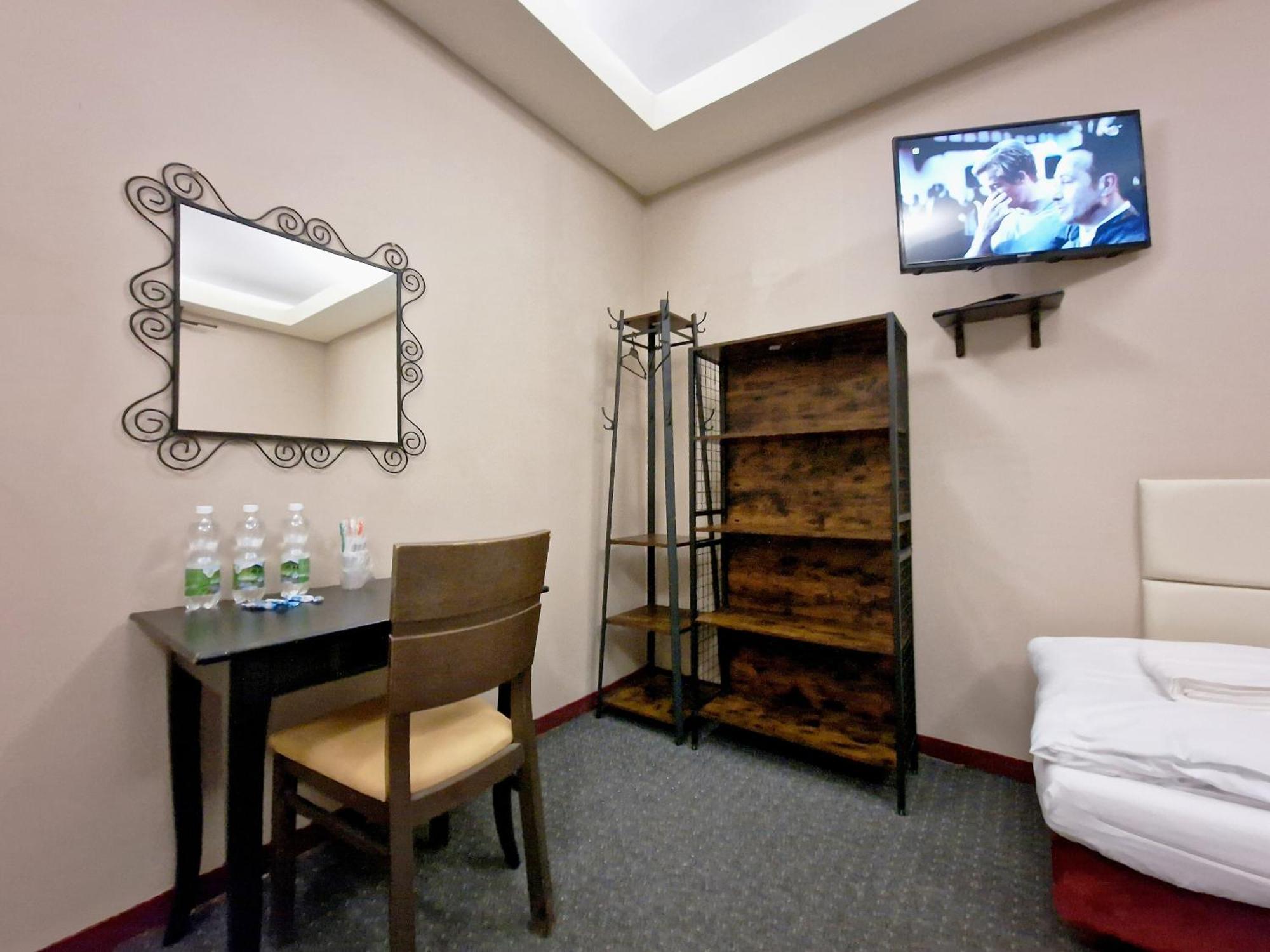 Helvetia Plus B&B - Private Rooms And Apartments Varşova Dış mekan fotoğraf