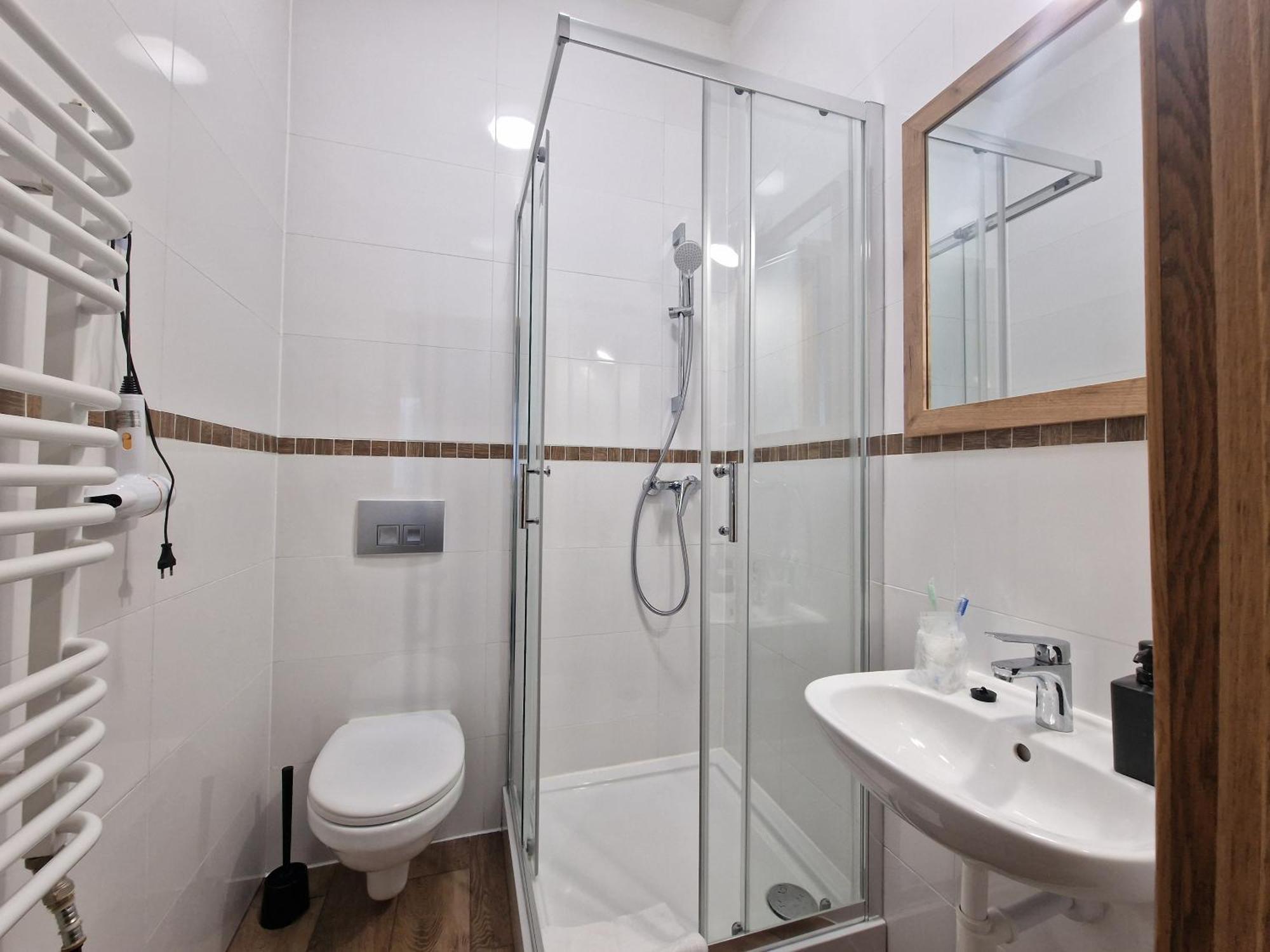 Helvetia Plus B&B - Private Rooms And Apartments Varşova Dış mekan fotoğraf